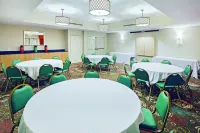 La Quinta Inn & Suites by Wyndham North Platte Hotels in North Platte