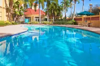 La Quinta Inn & Suites by Wyndham Miami Airport West Hotels in Doral