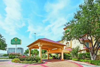 La Quinta Inn & Suites by Wyndham Houston Galleria Area Hotels in Houston