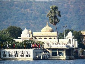 Jagmandir Island Palace Hotel