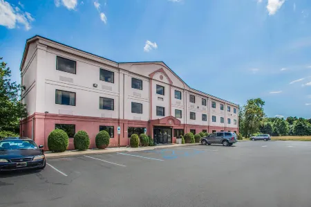 Comfort Inn Bordentown Near NJ Turnpike Отели в г. Бордентаун Тауншип