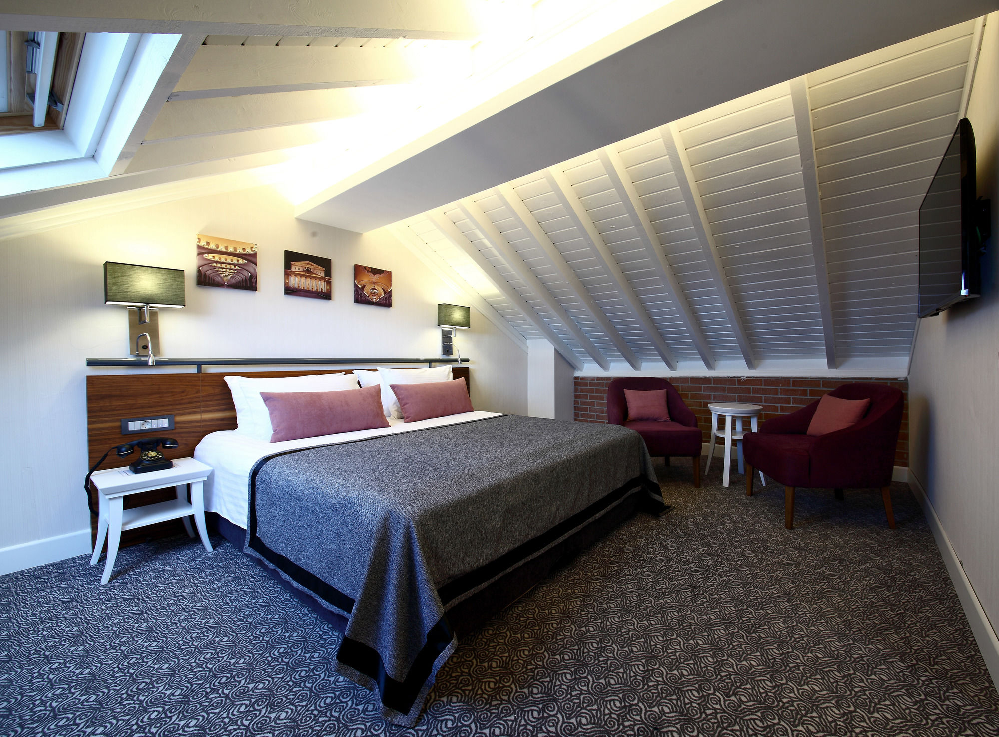 Montania Special Class Hotel