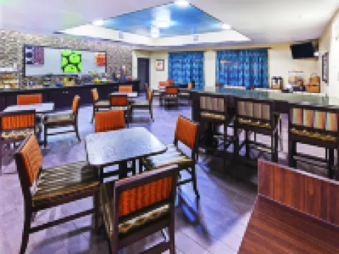 Sonesta Essential HOU Airport Road