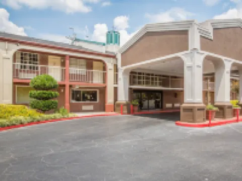 Quality Inn Atlanta Northeast I-85 Hotels in Chamblee