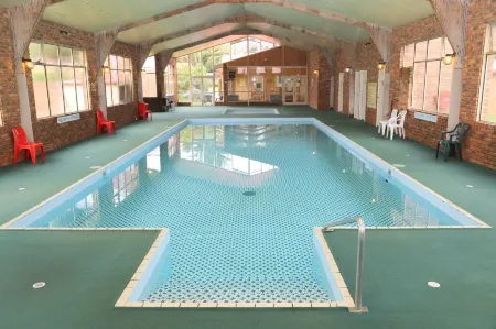 Big4 Tasman Holiday Parks - Warrnambool Отели рядом с достопримечательностью «Deep Blue Hot Springs Warrnambool»