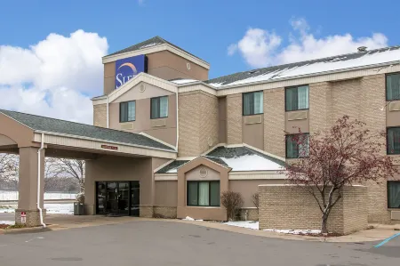 Baymont by Wyndham Flat Rock Отели в г. Берлин Чартер Тауншип