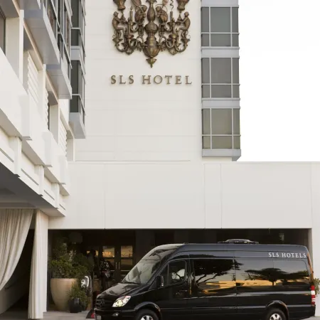 SLS Hotel, a Luxury Collection Hotel, Beverly Hills Отели рядом с достопримечательностью «Универмаг Macy's Beverly Center»