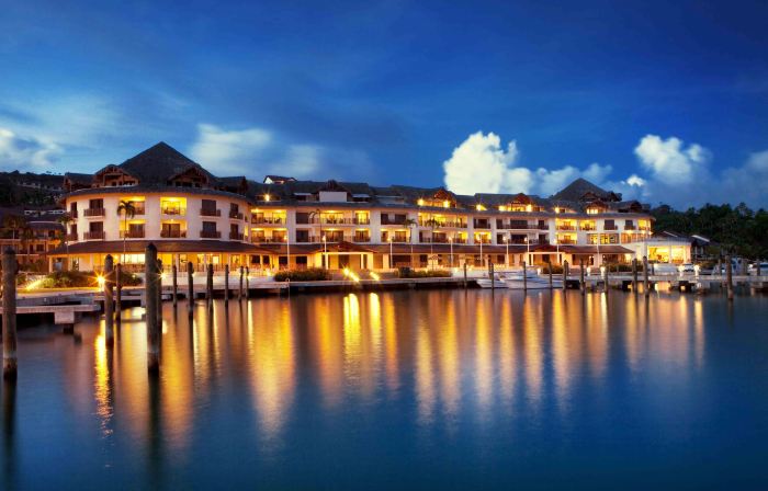 The Bannister Hotel & Yacht Club