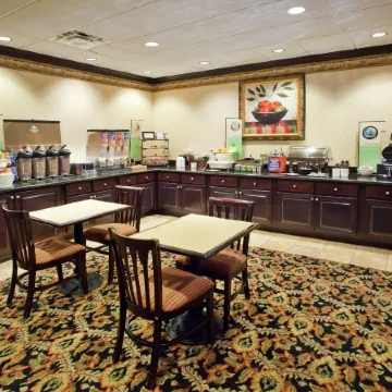 Comfort Inn & Suites Calhoun South
