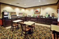 Comfort Inn & Suites Calhoun South Hotels in Calhoun