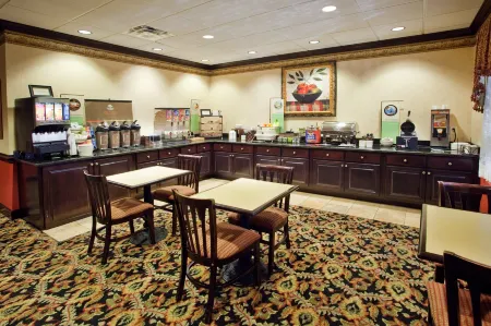 Comfort Inn & Suites Calhoun South