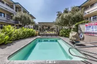 Country Inn & Suites by Radisson, Monterey Beachfront-Marina, CA Hotels in Moss Landing