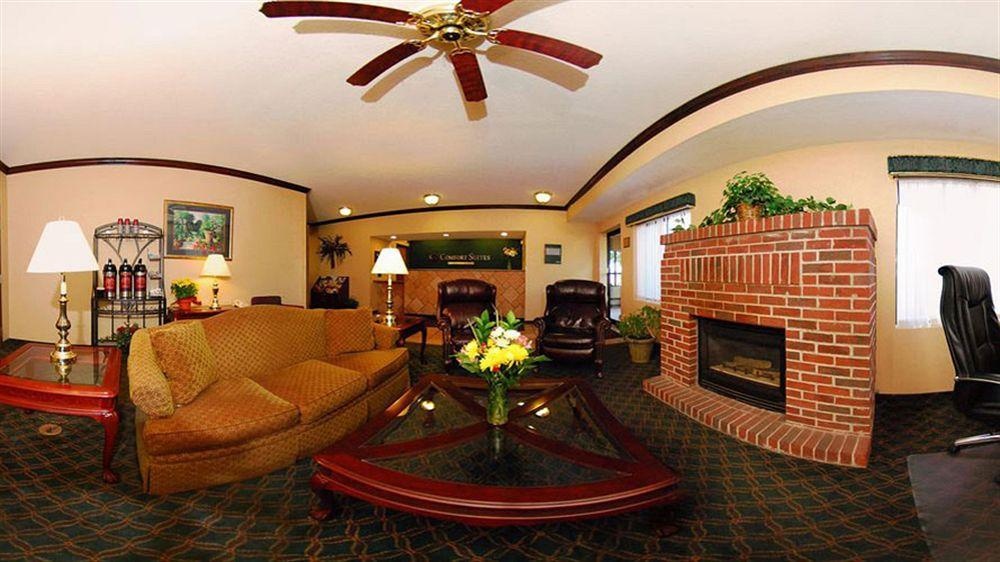 Comfort Suites Omaha East-Council Bluffs