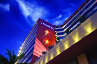 Vivanta Hyderabad, Begumpet Hotels near VNRVJIET Library