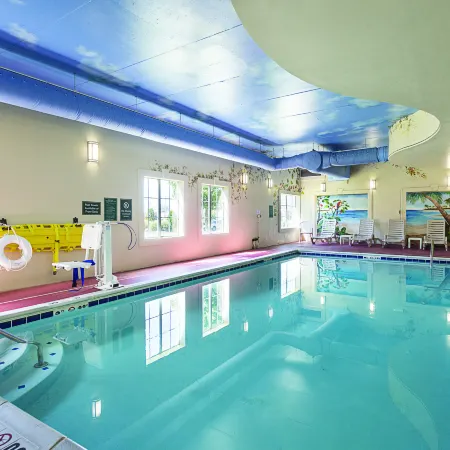La Quinta Inn & Suites by Wyndham Bowling Green