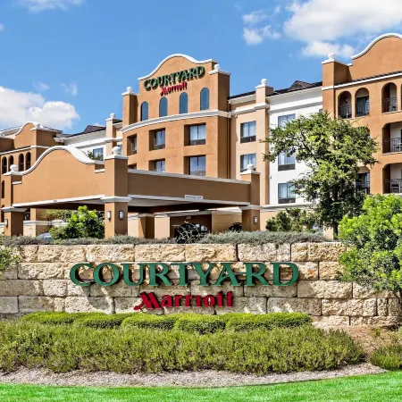 Courtyard San Antonio SeaWorld®/Westover Hills Отели рядом с достопримечательностью «Аквапарк Акватика в Сан-Антонио»