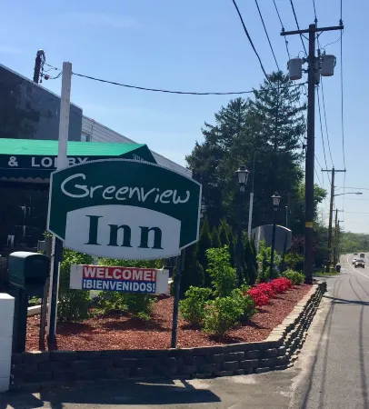 Greenview Inn Riverhead Отели рядом с достопримечательностью «Кранберри Бог»