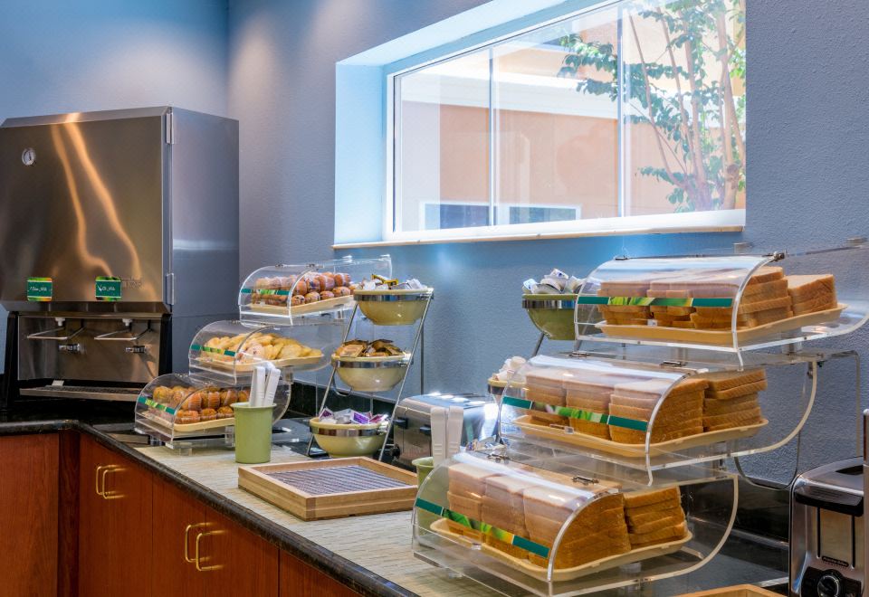 Best Western Lake Buena Vista Resort HotelOver view