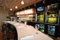 Courtyard Kingston Highway 401/Division Street - bar