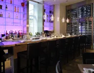 Hotel 71 by Preferred Hotels & Resorts - bar