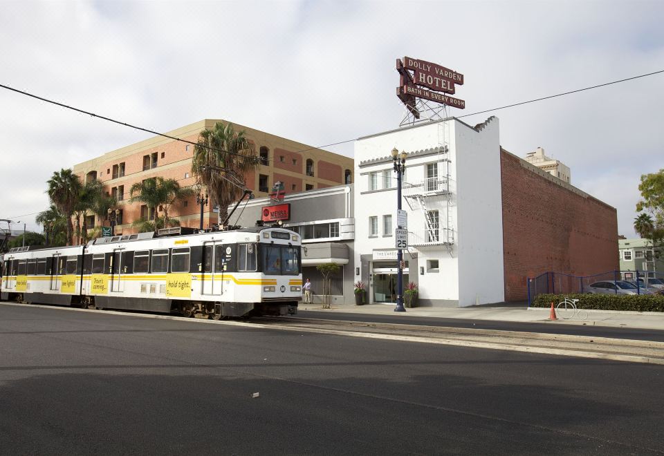 The Varden Hotel-Long Beach Updated 2023 Room Price-Reviews u0026 Deals |  Trip.com