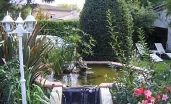 Studio Au Clos Saint Georges , Piscine et Spa