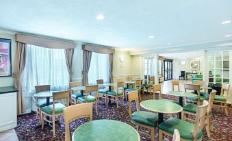 La Quinta Inn & Suites by Wyndham Austin Round Rock