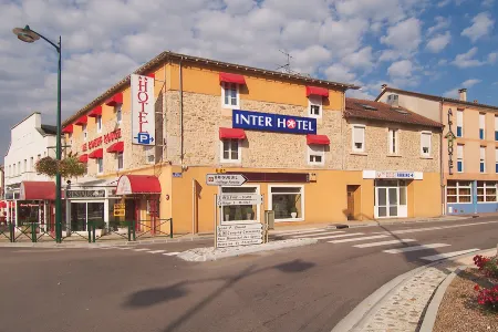 The Originals City, Hôtel le Boeuf Rouge, Saint-Junien Отели в г. Шайяк-Сюр-Вьен