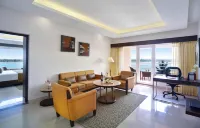 Hotel Naveen Lakeside - 4 ดาว