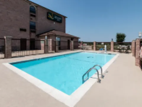 Quality Inn Buffalo Hotels in Leon County