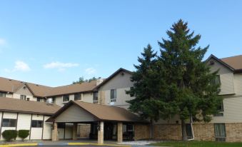 Norwood Inn and Suites - Minneapolis-St Paul Roseville