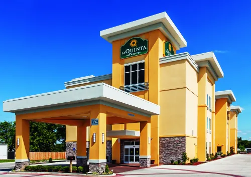 Comfort Inn & Suites Hotels in Claremore