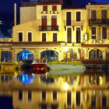 Faros Rooms & Suites