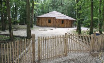 L'Isba des Bois, Hors du Temps