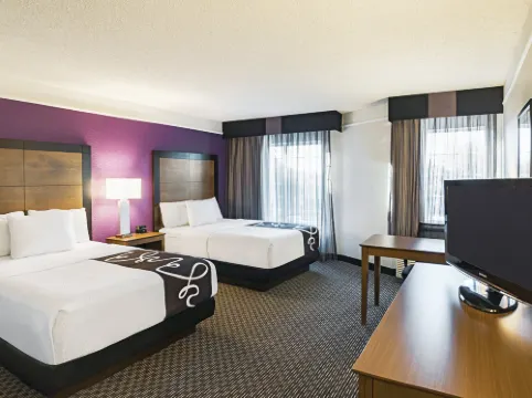 La Quinta Inn & Suites by Wyndham Fort Worth North