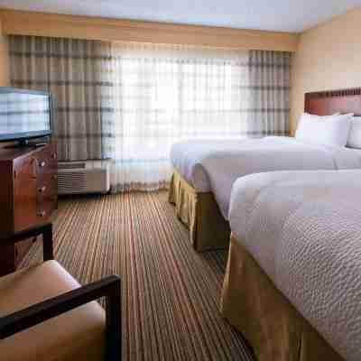 Courtyard by Marriott Las Vegas Convention Center Rooms
