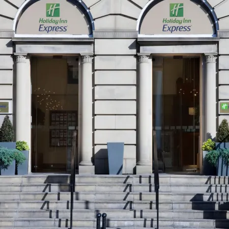 Holiday Inn Express EDINBURGH CITY CENTRE by IHG