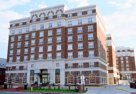 Residence Inn Alexandria Old Town/Duke Street Отели в г. Александрия