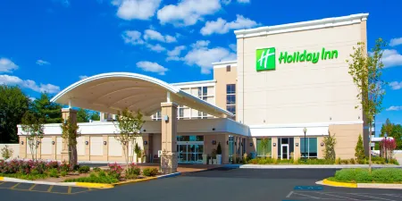 Holiday Inn Gaithersburg Отели рядом с достопримечательностью «Уотерс Хаус Спешиал Парк, МНКПК»