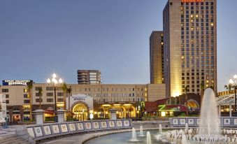 Hilton New Orleans Riverside