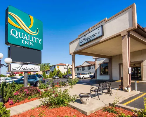 Quality Inn - Niagara Falls Blvd Hotels near Niagara Aerospace Museum