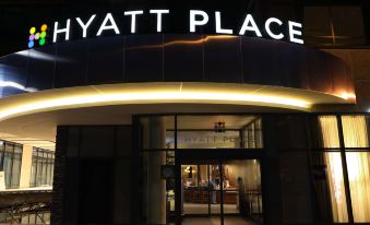5. Hyatt Pl..