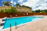 Baymont Inn & Suites by Wyndham Glen Rose - Swimmingpools