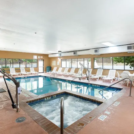 Comfort Inn & Suites Near Medical Center
