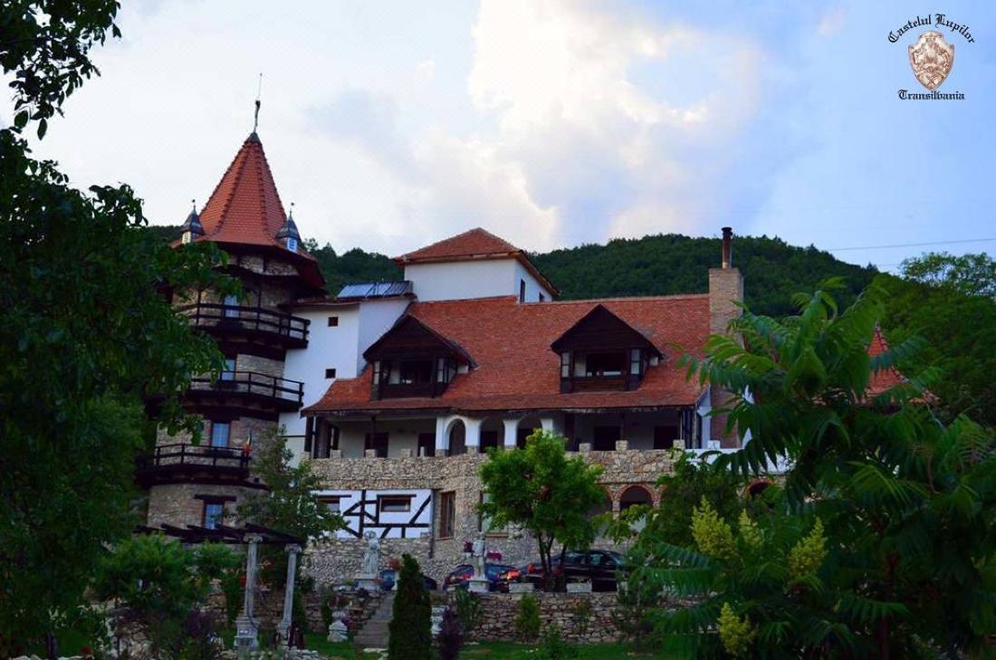 Castelul Lupilor-Chimindia Updated 2022 Room Price-Reviews & Deals |  Trip.com