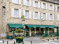 Logis Hôtel de la Place Hôtels à : Livry