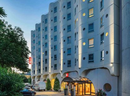 Hotels Near Zeiss Planetarium Bochum Bochum Trip Com