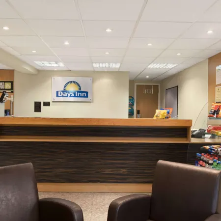Days Inn by Wyndham Warwick North M40