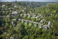 Royal Pita Maha  Hotel dekat Pemandian Air Panas Belulang