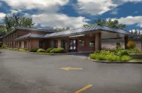 Ramada by Wyndham Laval Hotels near Parc Gilbert